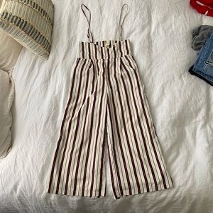 Wide leg cropped pant with straps